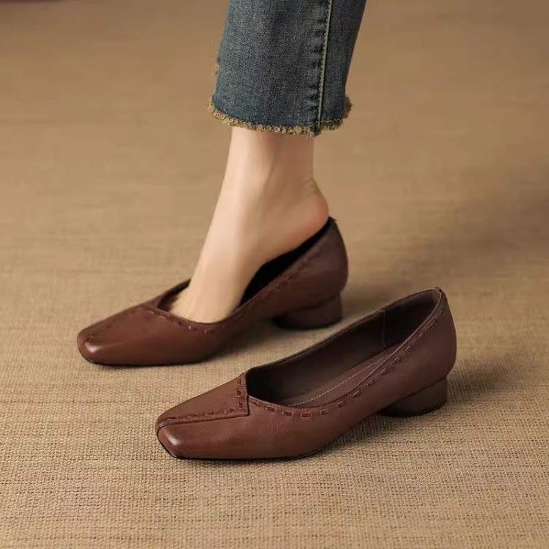 Leather Work Outfit - Sapatos Elegantes de Salto Grosso com