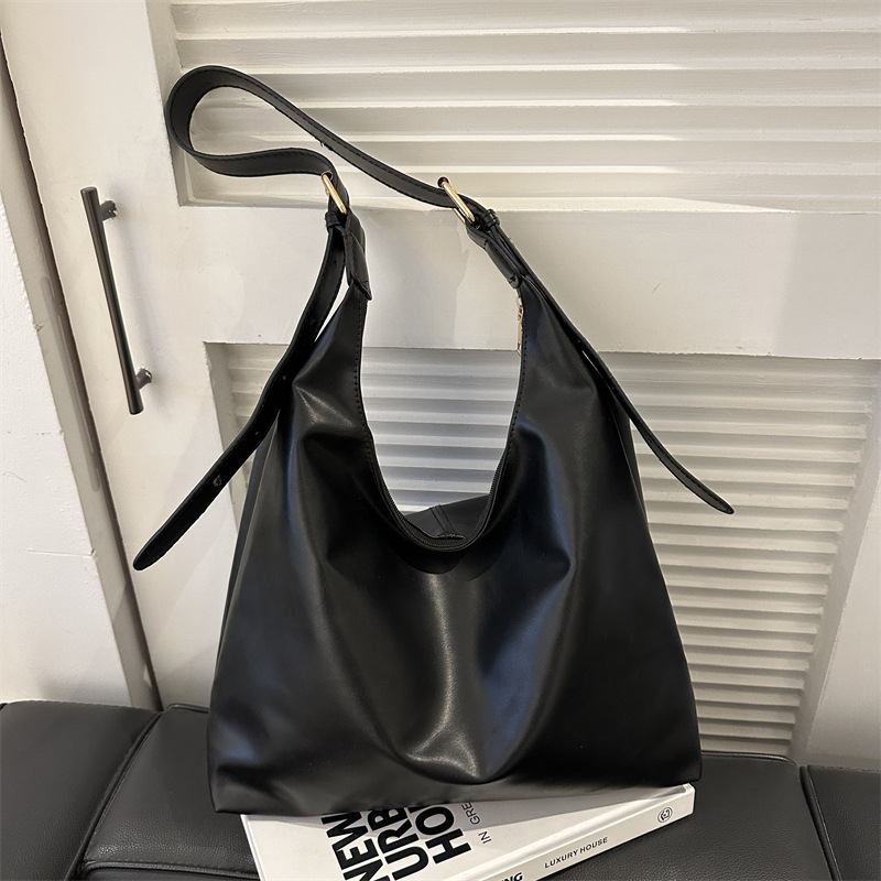 Bolsa de Ombro em Couro Preto  - Leather Work Outfit avaliação e preço
